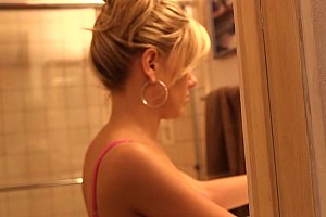 欧美多毛熟妇野外内射