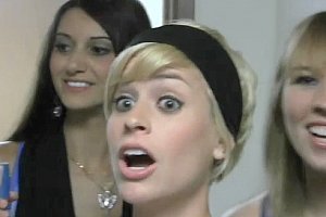 欧美娇小vide0sbeexo